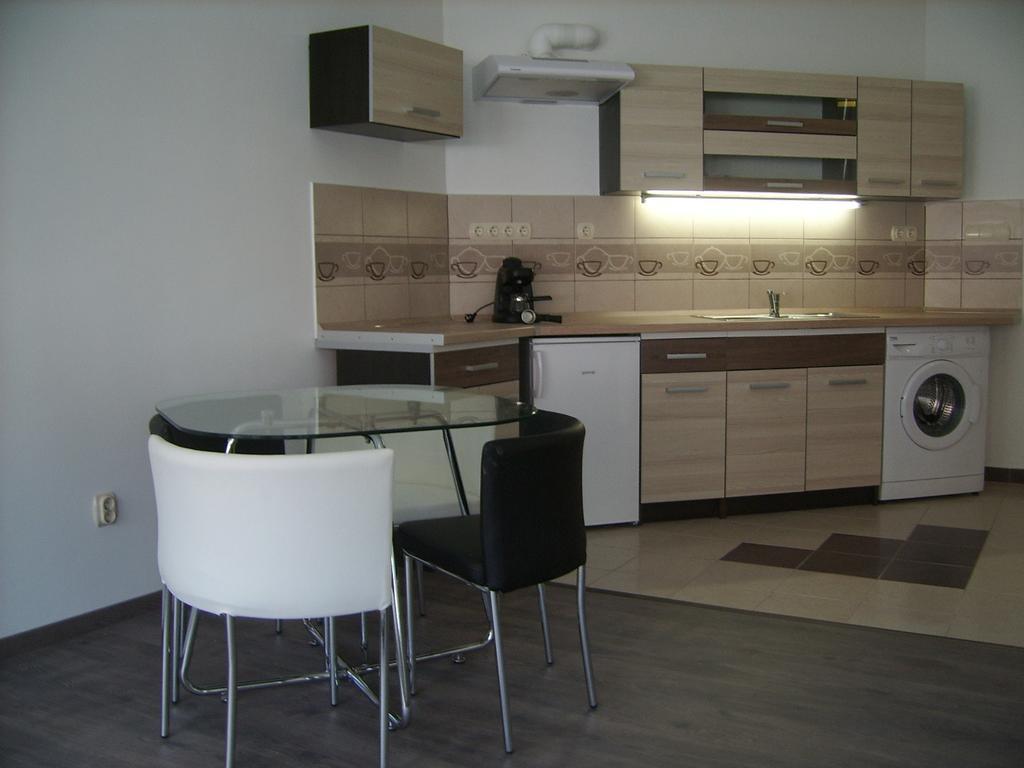 Next Door Apartment بودابست الغرفة الصورة