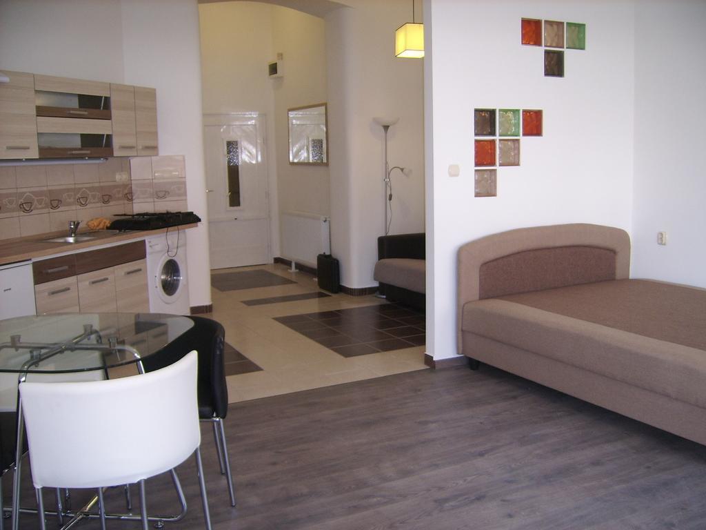 Next Door Apartment بودابست الغرفة الصورة